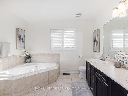 1813 Lamstone St, Innisfil, ON - Indoor Photo Showing Bathroom