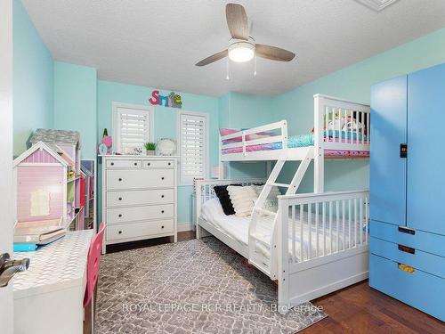 1813 Lamstone St, Innisfil, ON - Indoor Photo Showing Bedroom