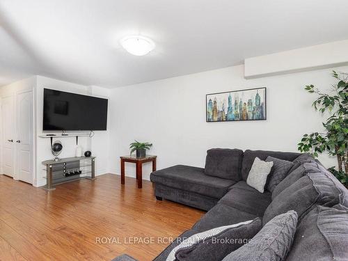 1813 Lamstone St, Innisfil, ON - Indoor Photo Showing Living Room