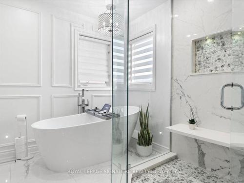 74 Littleleaf Cres, Markham, ON - Indoor Photo Showing Bathroom