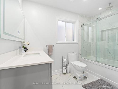 74 Littleleaf Cres, Markham, ON - Indoor Photo Showing Bathroom