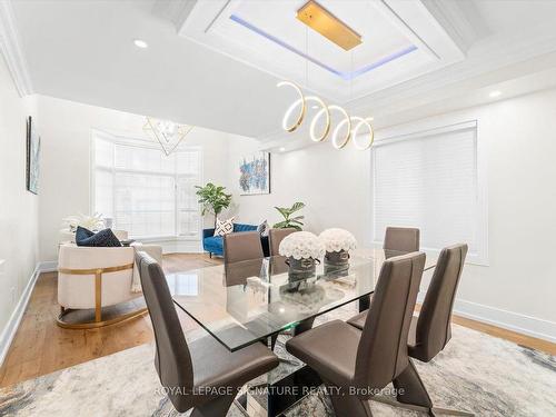 74 Littleleaf Cres, Markham, ON - Indoor Photo Showing Dining Room