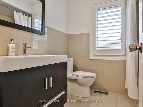 14 Grand Forest Dr, Barrie, ON - Indoor Photo Showing Bathroom