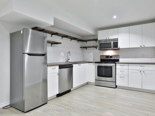 14 Grand Forest Dr, Barrie, ON - Indoor Photo Showing Kitchen With Stainless Steel Kitchen