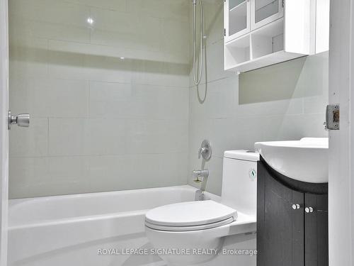 14 Grand Forest Dr, Barrie, ON - Indoor Photo Showing Bathroom