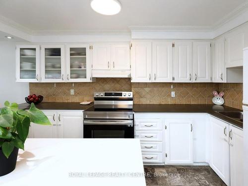 103-3040 Constitution Blvd, Mississauga, ON - Indoor Photo Showing Kitchen