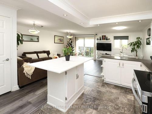 103-3040 Constitution Blvd, Mississauga, ON - Indoor Photo Showing Kitchen