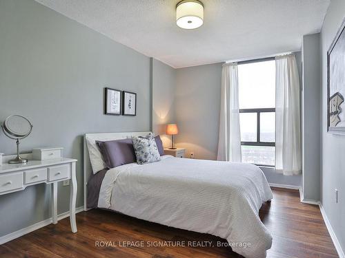 1703-17 Knightsbridge Rd, Brampton, ON - Indoor Photo Showing Bedroom