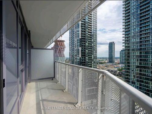 1801-4065 Confederation Pkwy, Mississauga, ON - Outdoor With Balcony