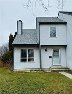 2 Birchtree PL  Winnipeg, MB R2V 4N9