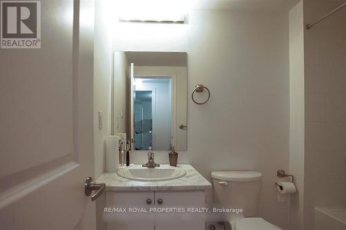 110 Durham Avenue, Barrie, ON - Indoor Photo Showing Bathroom