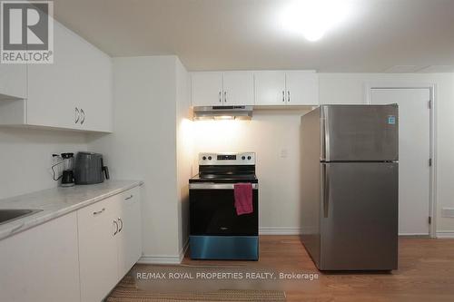 110 Durham Avenue, Barrie, ON - Indoor Photo Showing Kitchen