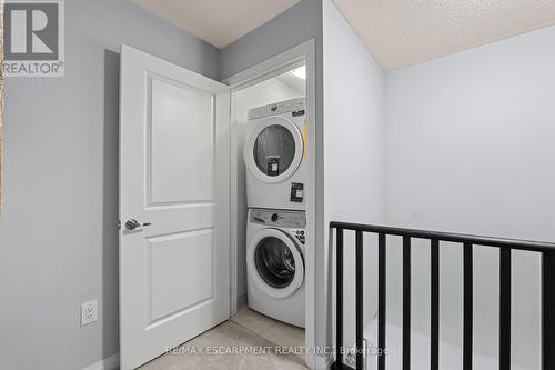 1117 - 585 Colborne Street E, Brantford, ON - Indoor Photo Showing Laundry Room