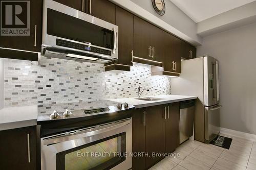 303 - 300 Essa Road, Barrie, ON - Indoor Photo Showing Kitchen