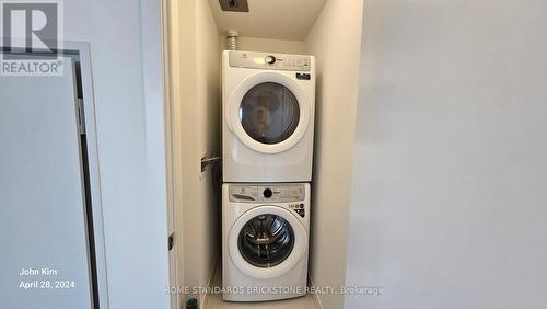 1304S - 8 Olympic Garden Drive, Toronto, ON - Indoor Photo Showing Laundry Room