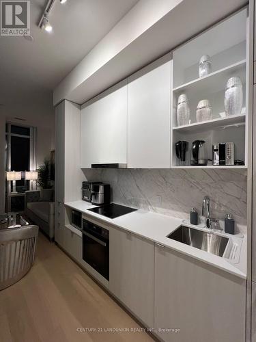 Ph112 - 138 Downes Street, Toronto, ON - Indoor Photo Showing Kitchen With Double Sink