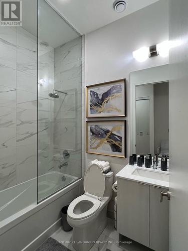 Ph112 - 138 Downes Street, Toronto, ON - Indoor Photo Showing Bathroom