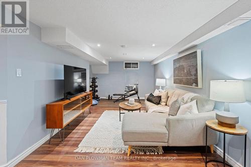 314 Dickens Drive, Oshawa, ON - Indoor Photo Showing Living Room