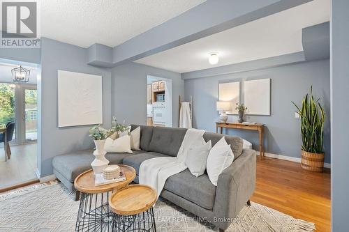 314 Dickens Drive, Oshawa, ON - Indoor Photo Showing Living Room