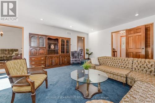 754238 2Nd Line Ehs, Mono, ON - Indoor Photo Showing Living Room