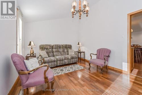 754238 2Nd Line Ehs, Mono, ON - Indoor Photo Showing Living Room