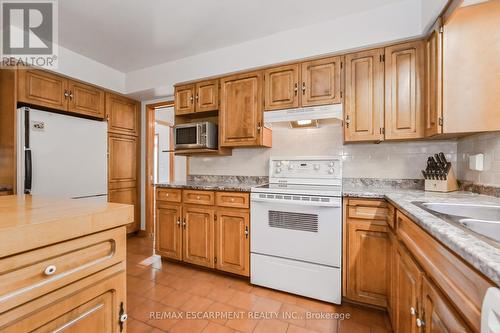 754238 2Nd Line Ehs, Mono, ON - Indoor Photo Showing Kitchen