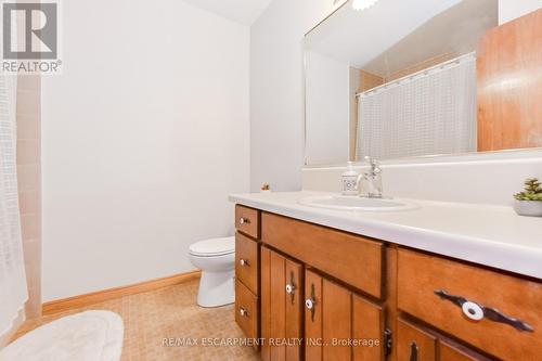 754238 2Nd Line Ehs, Mono, ON - Indoor Photo Showing Bathroom