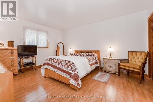 754238 2Nd Line Ehs, Mono, ON - Indoor Photo Showing Bedroom