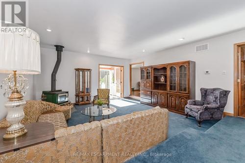 754238 2Nd Line Ehs, Mono, ON - Indoor Photo Showing Living Room