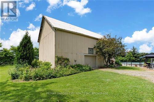 5400 North Service Road, Lincoln, ON - Outdoor