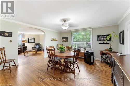 5400 North Service Road, Lincoln, ON - Indoor Photo Showing Dining Room