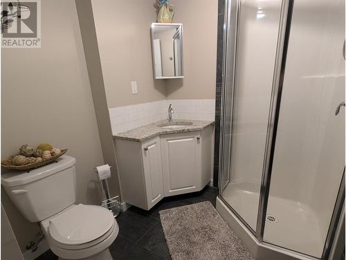 239 Moore Subdivision, Dawson Creek, BC - Indoor Photo Showing Bathroom