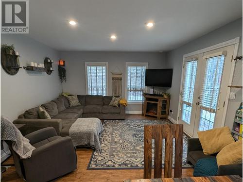 239 Moore Subdivision, Dawson Creek, BC - Indoor Photo Showing Living Room