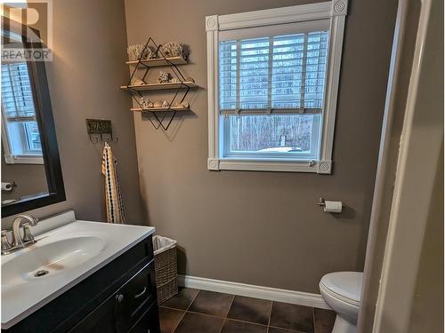 239 Moore Subdivision, Dawson Creek, BC - Indoor Photo Showing Bathroom