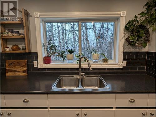 239 Moore Subdivision, Dawson Creek, BC - Indoor Photo Showing Kitchen With Double Sink