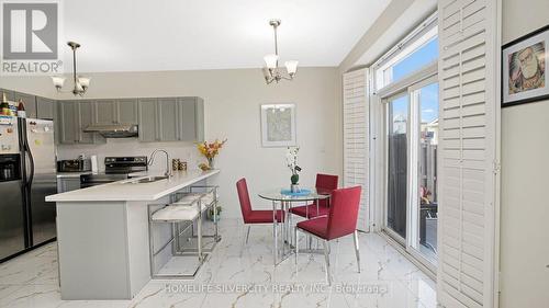 316 Father Tobin Road, Brampton, ON - Indoor Photo Showing Kitchen With Upgraded Kitchen