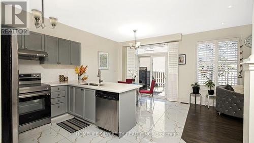 316 Father Tobin Road, Brampton, ON - Indoor Photo Showing Kitchen With Double Sink With Upgraded Kitchen