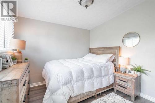 69 Ronaldshay Avenue, Hamilton, ON - Indoor Photo Showing Bedroom