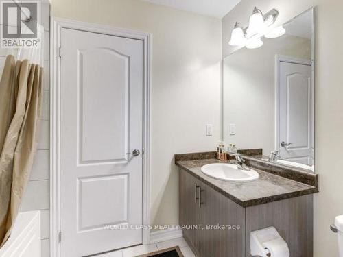 Upper - 547 Linden Drive, Cambridge, ON - Indoor Photo Showing Bathroom