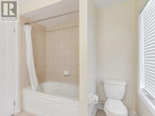 Upper - 547 Linden Drive, Cambridge, ON - Indoor Photo Showing Bathroom