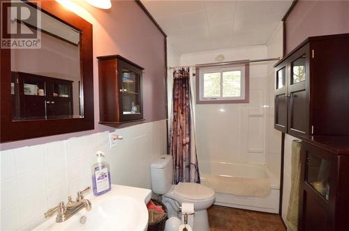 4pc Bath - 732 French Line Road, Lanark, ON - Indoor Photo Showing Bathroom