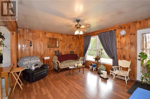 732 French Line Road, Lanark, ON - Indoor Photo Showing Living Room