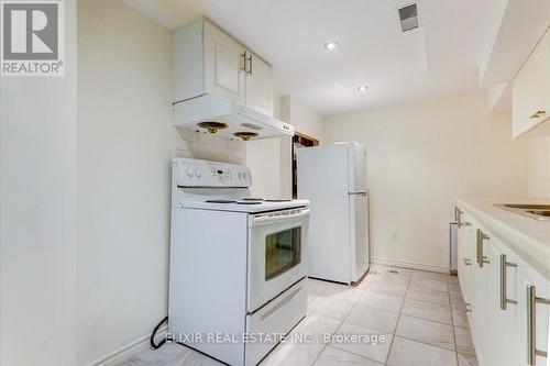 39 Beer Crescent, Ajax, ON - Indoor Photo Showing Kitchen