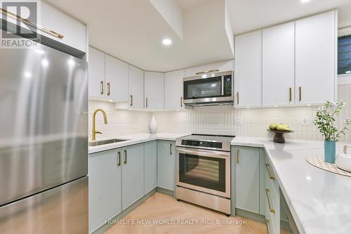 Lower - 930 Logan Avenue, Toronto, ON - Indoor Photo Showing Kitchen With Upgraded Kitchen