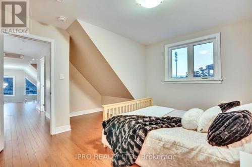 22 10Th Street S, Wasaga Beach, ON - Indoor Photo Showing Bedroom