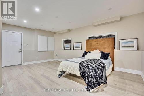 22 10Th Street S, Wasaga Beach, ON - Indoor Photo Showing Bedroom