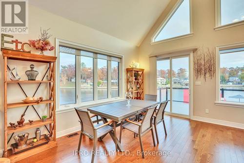 22 10Th Street S, Wasaga Beach, ON - Indoor Photo Showing Dining Room