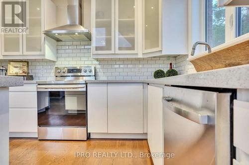 22 10Th Street S, Wasaga Beach, ON - Indoor Photo Showing Kitchen With Upgraded Kitchen