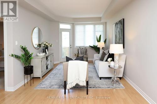 4-02 - 2420 Baronwood Drive, Oakville, ON - Indoor Photo Showing Living Room