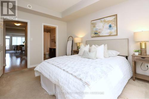 4-02 - 2420 Baronwood Drive, Oakville, ON - Indoor Photo Showing Bedroom